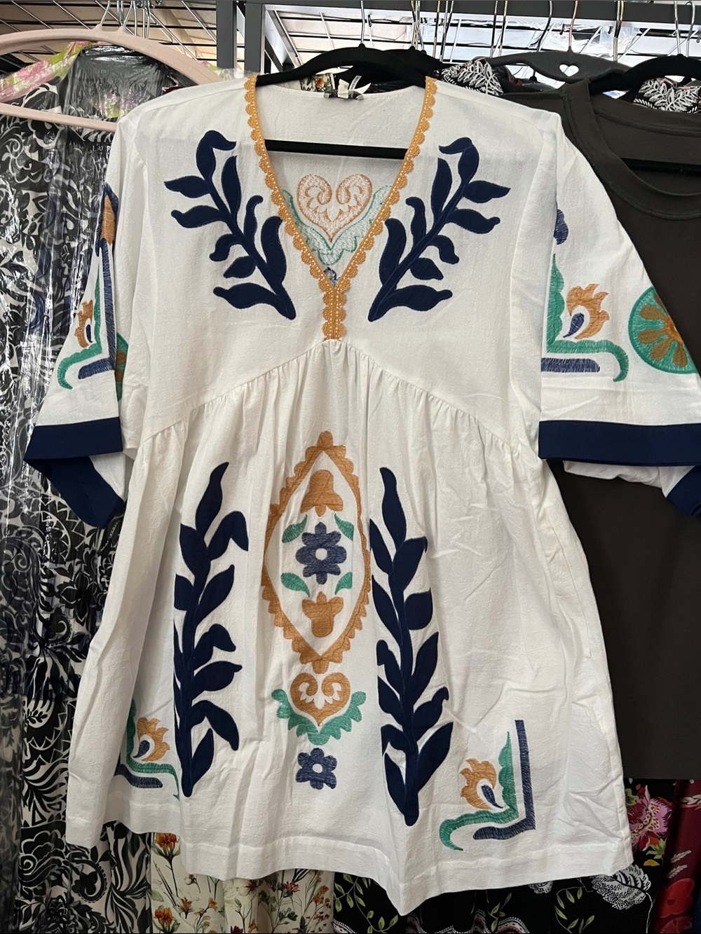 Tyler Boe Naomi Dress White Embroidered V-Neck Tunic w Navy & Gold Accents sz L